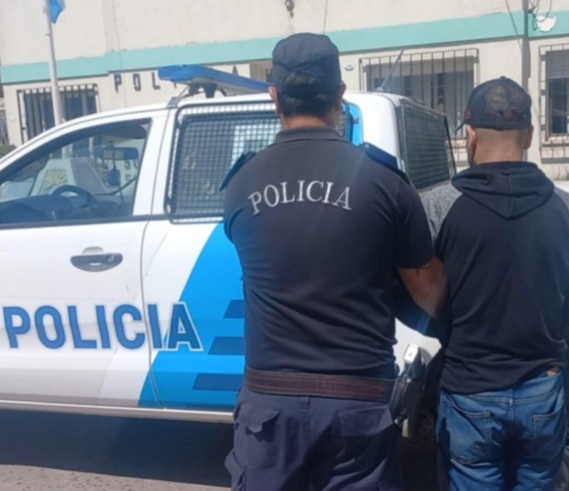 Droga secuestrada y dos hombres detenidos tras allanamientos